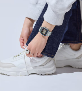 Casio ABL-100WE-1AEF with pedometer and Bluetooth